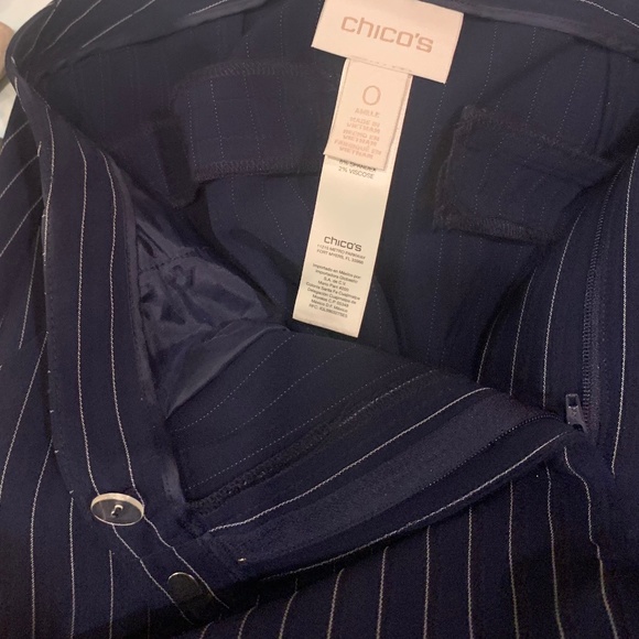 🔴REDUCED‼️💥EUC💥 Chico's Navy Striped Ankle Pants - Size 0 (US standard Size 4)✨ - Picture 13 of 15